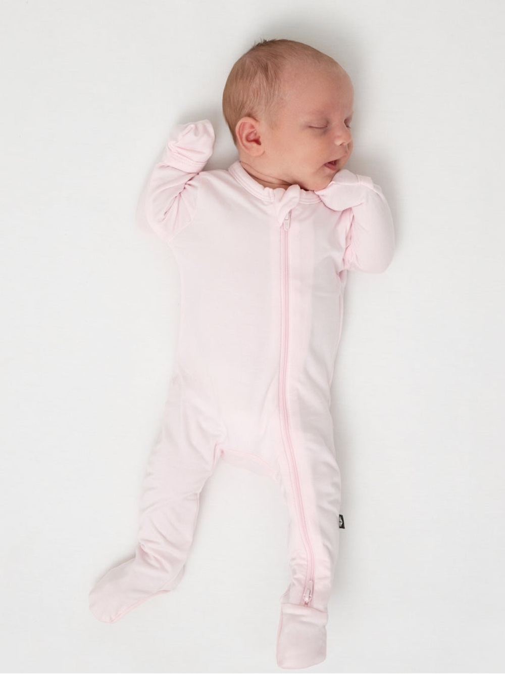 Kyte Baby Zippered Footie in Sakura